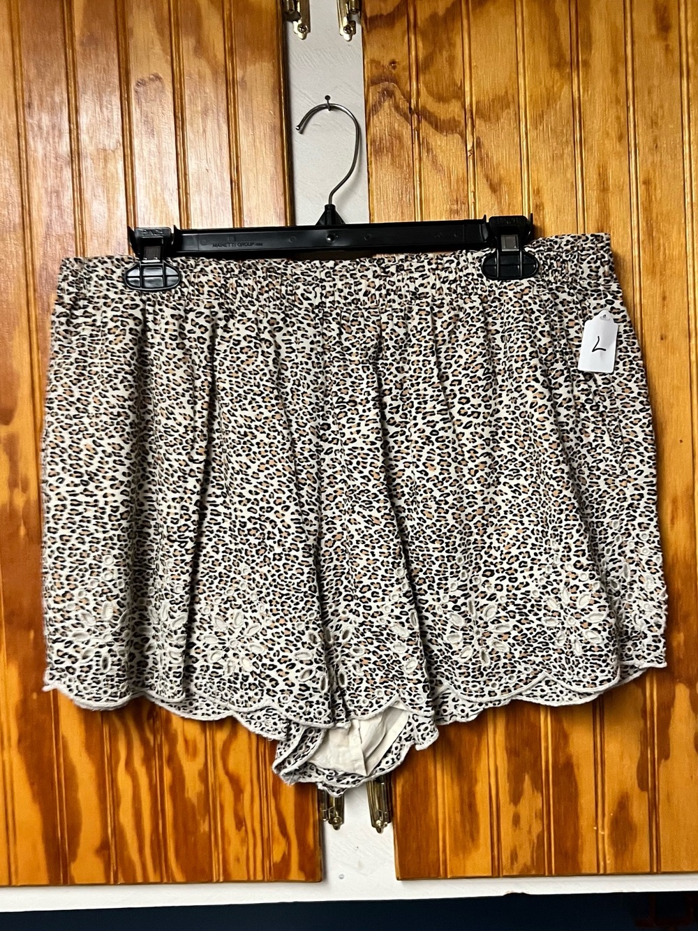 American Eagle Leopard Print Lace-Hem Women’s Shorts - Cream size L